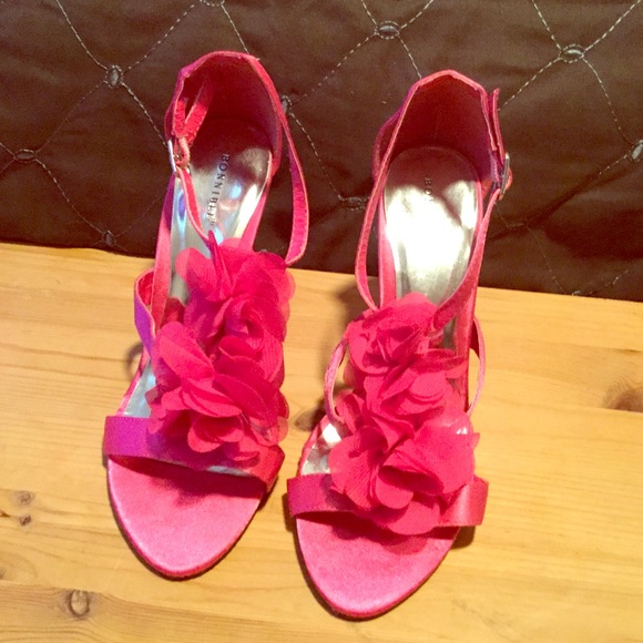 Cute heels! - Picture 1 of 4